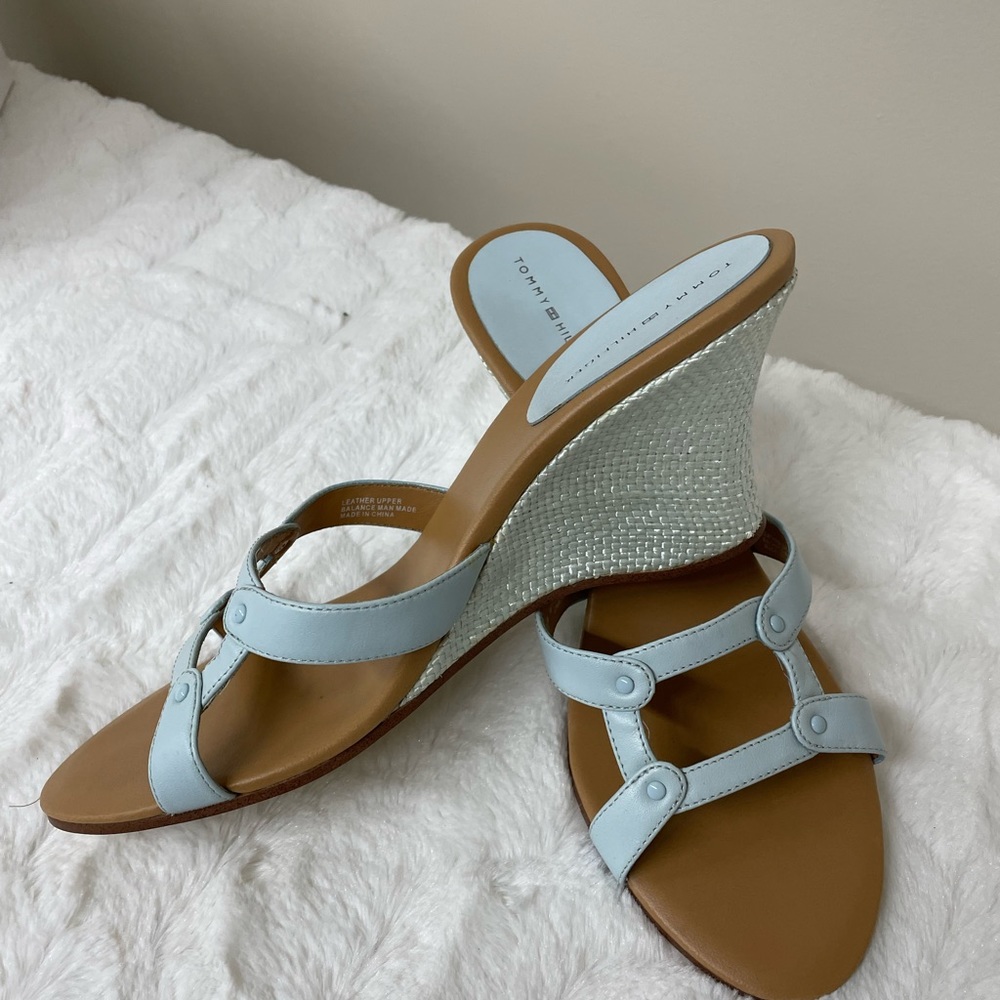 Tommy Hilfiger Blue Linen 4 inch Wedged Sandal, New, never worn, Size 9 1/2